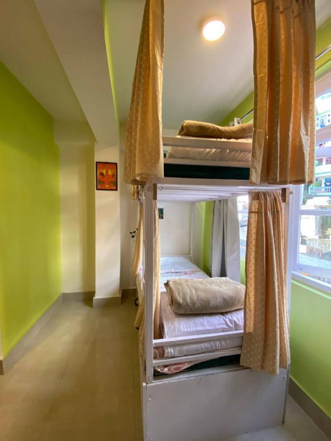 Tag Along Backpackers Hostel Гангток Екстериор снимка