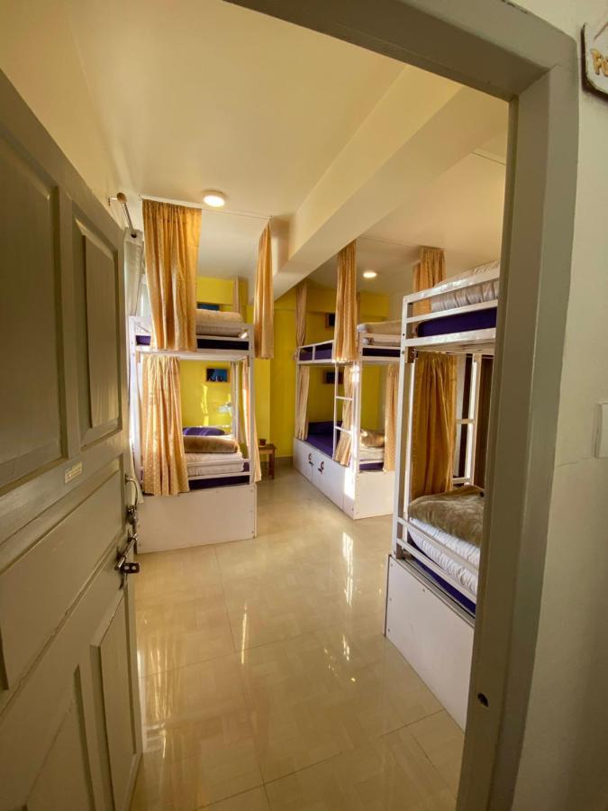Tag Along Backpackers Hostel Гангток Екстериор снимка