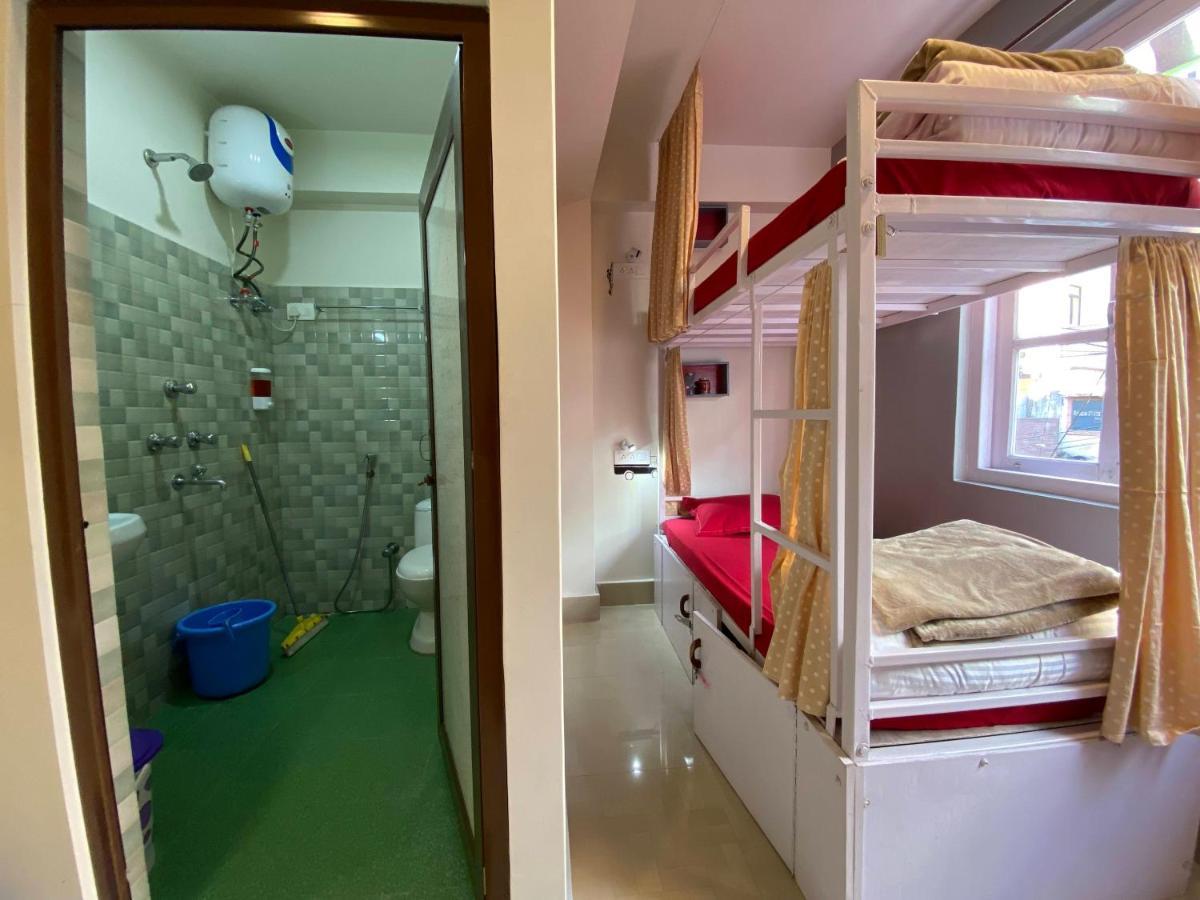 Tag Along Backpackers Hostel Гангток Екстериор снимка