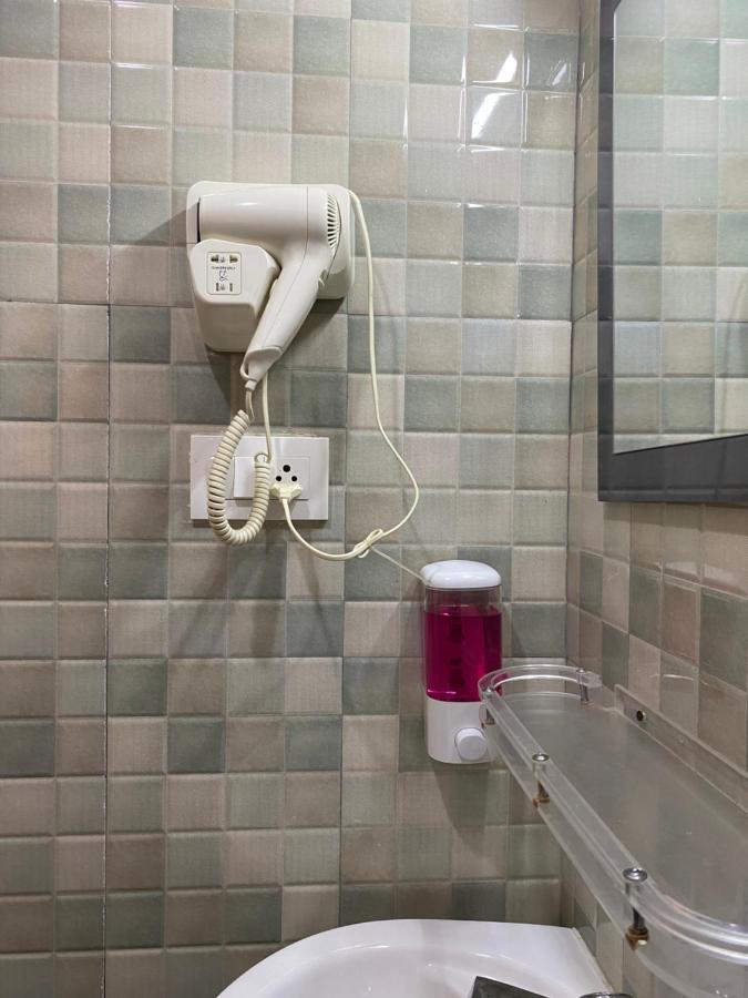 Tag Along Backpackers Hostel Гангток Екстериор снимка