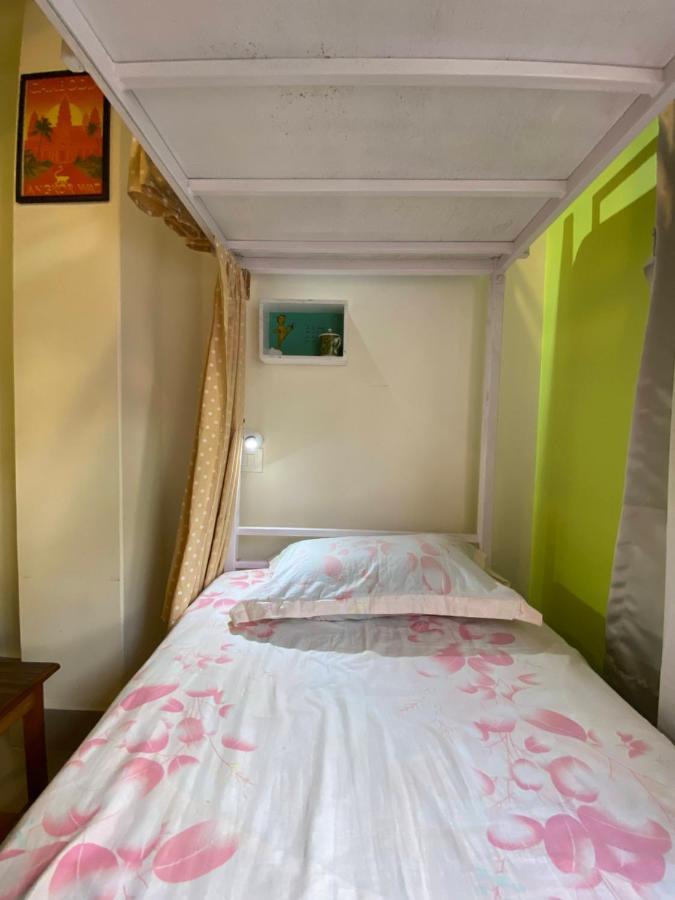Tag Along Backpackers Hostel Гангток Екстериор снимка