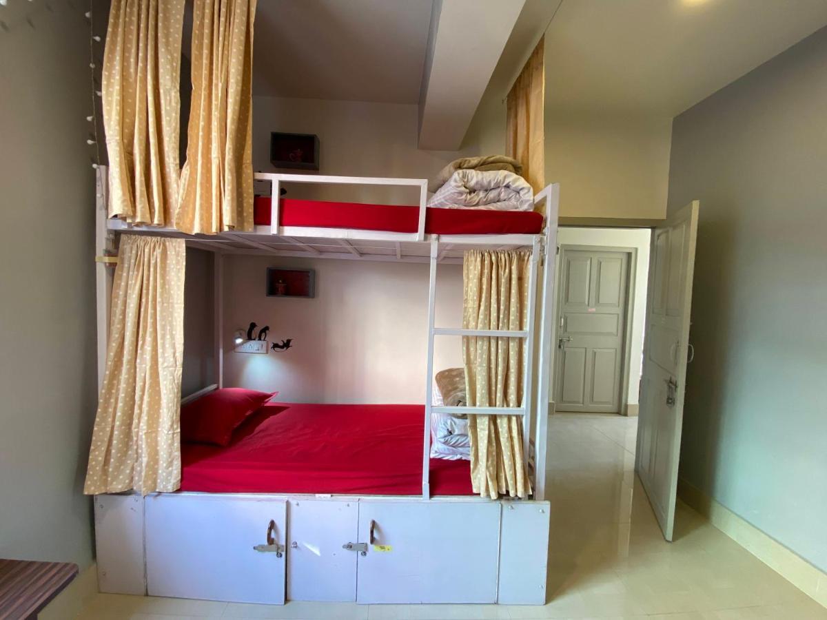 Tag Along Backpackers Hostel Гангток Екстериор снимка